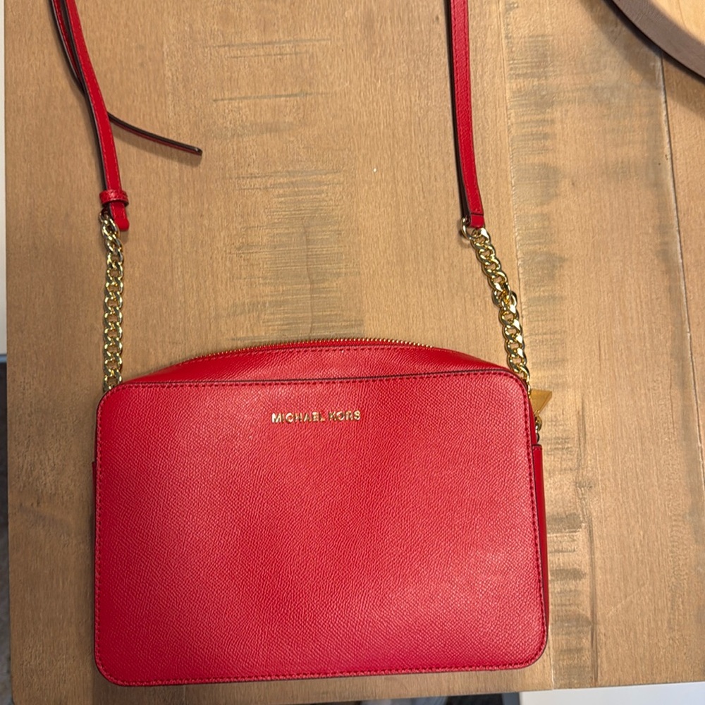 Jet Set Large Saffiano Leather Crossbody Bag